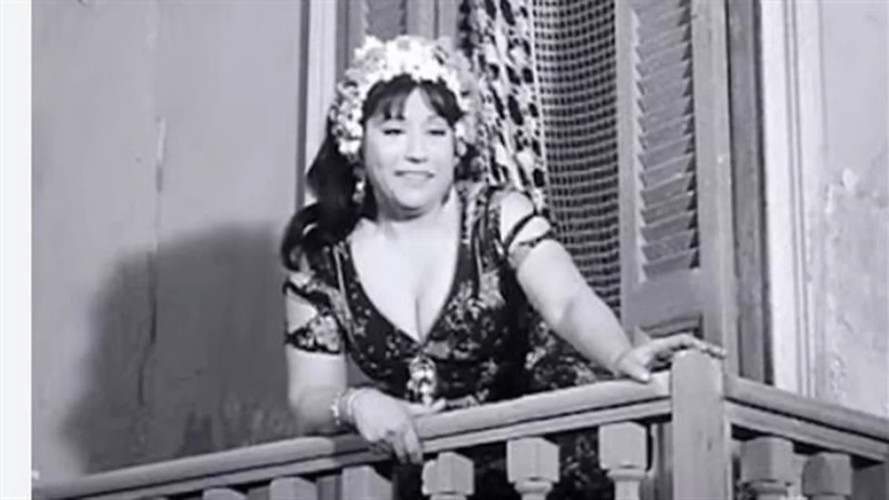 77 عامًا من الإبداع.. سميحة أيوب تتألق بلقب سيدة المسرح العربي